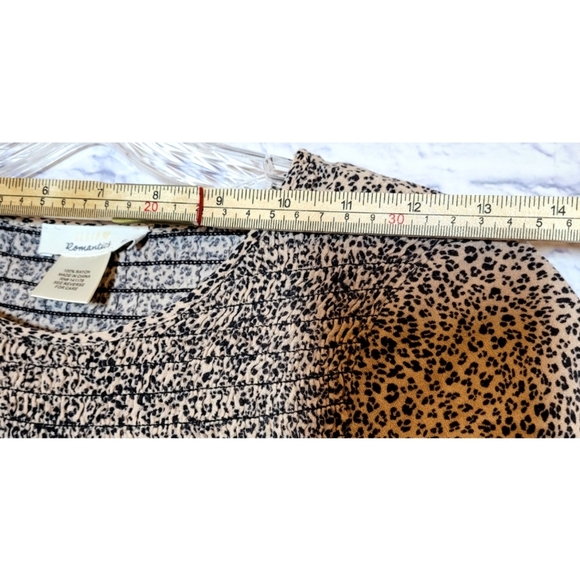 Urban Romantics Smocked Short Sleeve Leopard Peasant Top Womens Size XS Boho - Picture 5 of 9